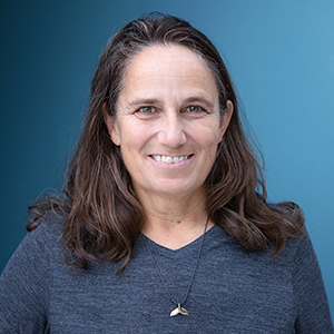 Porträtfoto von Dr. Judith Denkinger