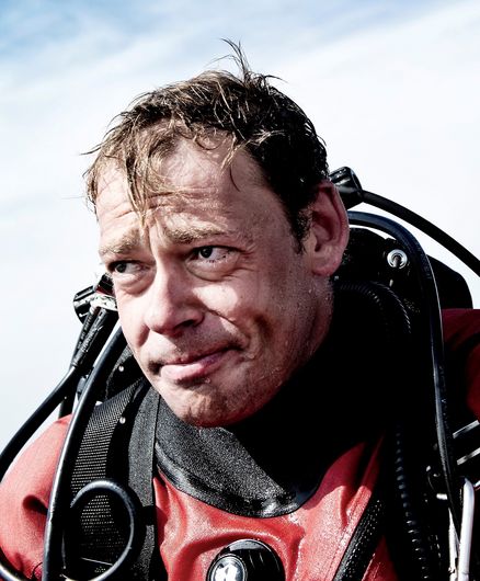 Porträt eines Mannes in Taucheranzug