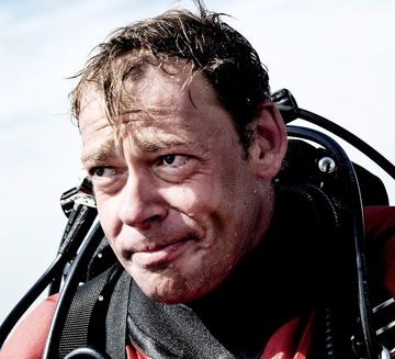 Porträt eines Mannes in Taucheranzug