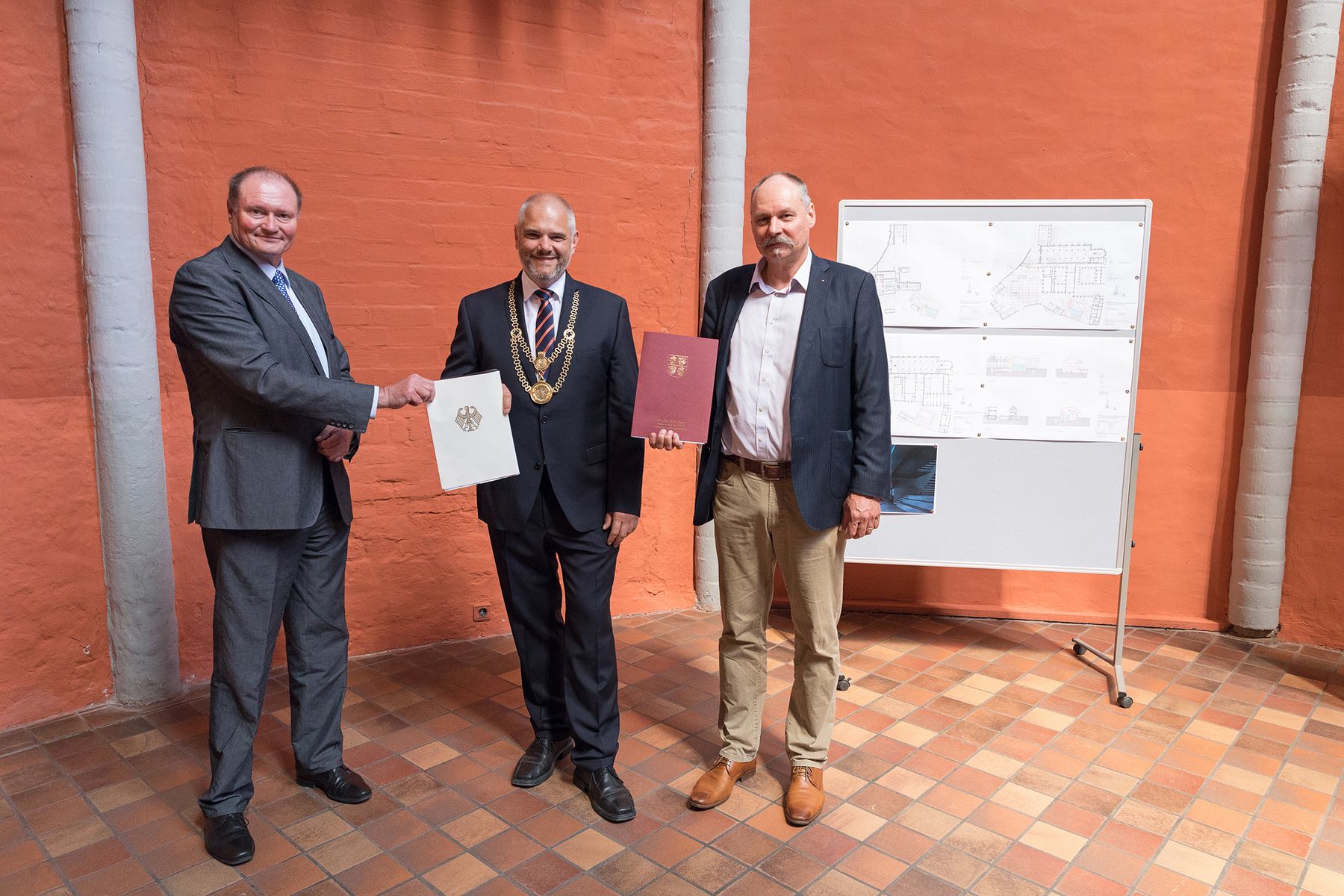 Bundesinnenministerium, Land Mecklenburg‐Vorpommern und ...