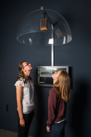 Sound-Dusche im OZEANEUM Stralsund (Foto: Johannes-Maria Schlorke/Deutsches Meeresmuseum)