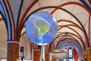 Digital bespielter Globus im MEERESMUSEUM
